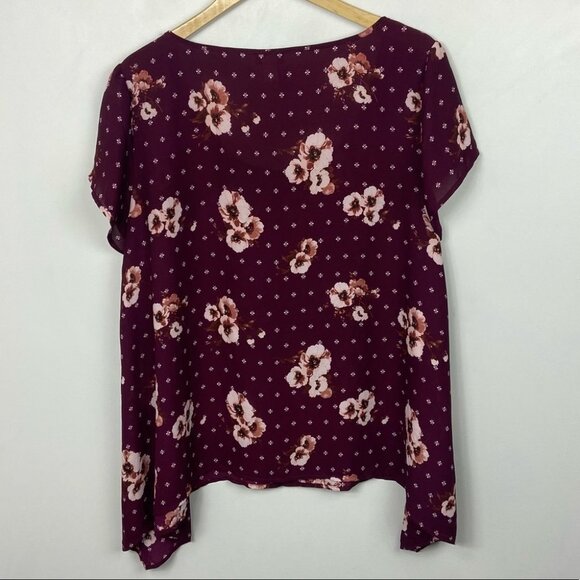 Torrid Floral Sharkbite Georgette Top Burgundy Women Size 1X Short Sleeve Blouse - Picture 5 of 9
